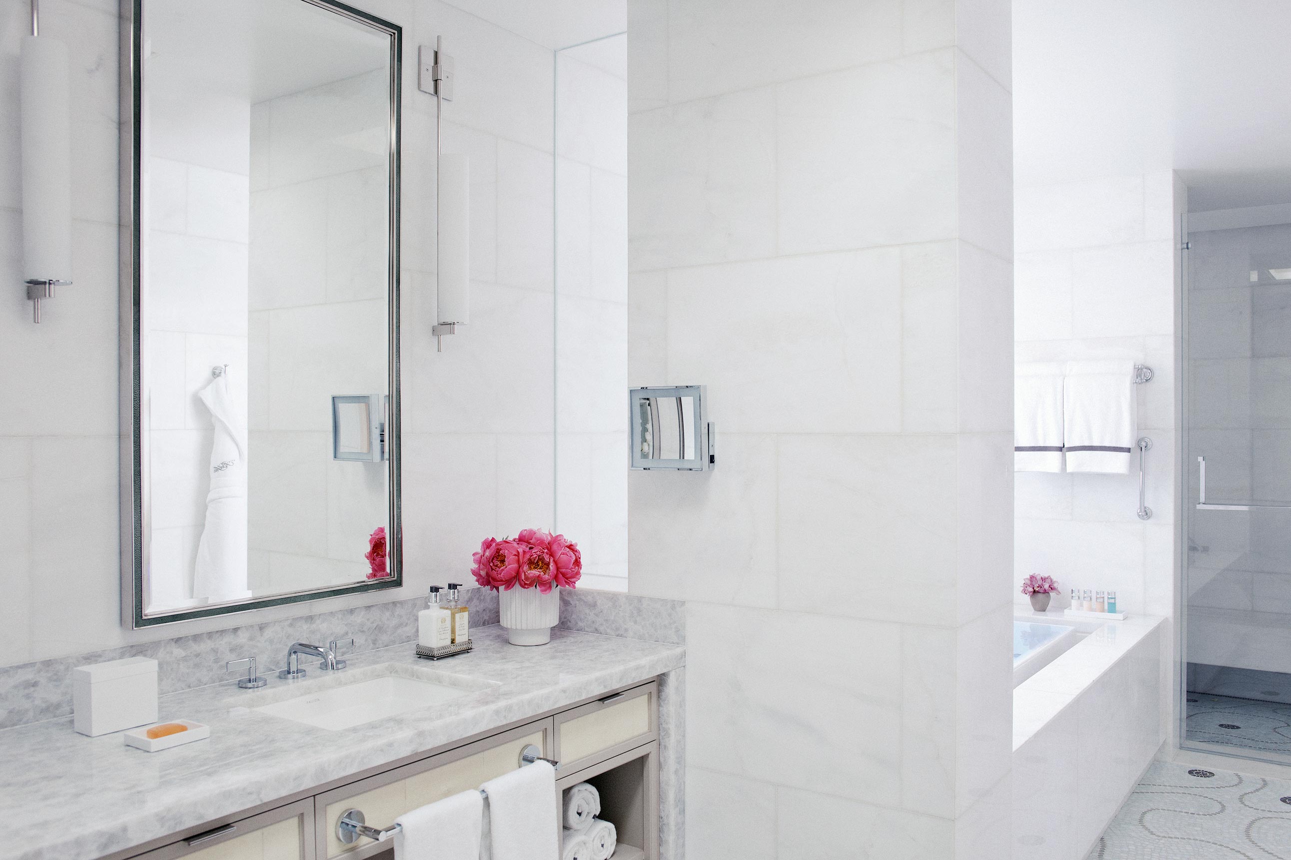 17-presidential_bathroom